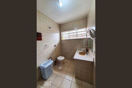Casa à venda com 345m², 4 quartos e 3 vagasBanheiro 2