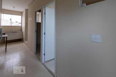 Corredor de apartamento para alugar com 2 quartos, 48m² em Jardim Monte Kemel, São Paulo