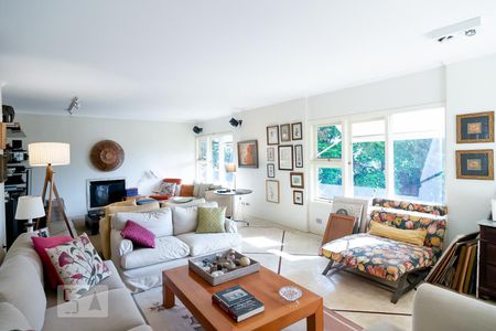 Sala de casa à venda com 5 quartos, 440m² em Vila Campo Grande, São Paulo