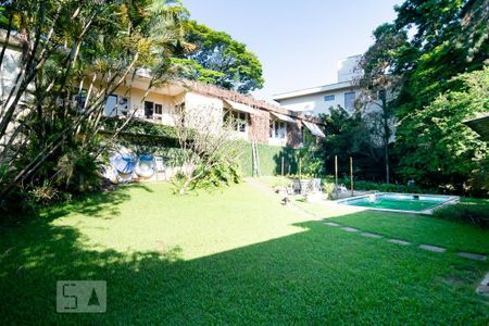 Casa à venda com 440m², 5 quartos e 4 vagasÁrea Verde