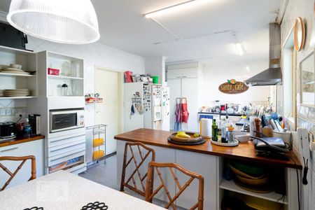 Casa à venda com 440m², 5 quartos e 4 vagasCozinha