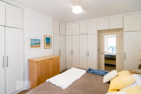 Casa à venda com 440m², 5 quartos e 4 vagasQuarto 4 - Suíte