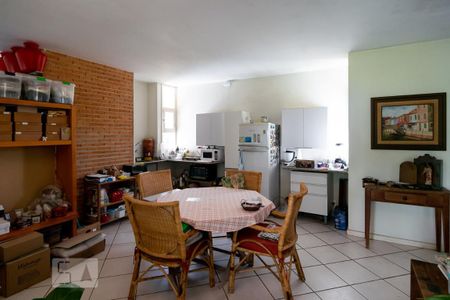 Casa à venda com 440m², 5 quartos e 4 vagasEdícula