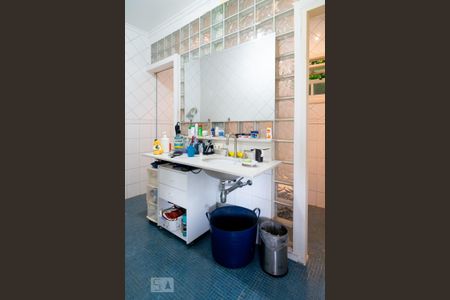 Casa à venda com 440m², 5 quartos e 4 vagasBanheiro Quarto 4 - Suíte