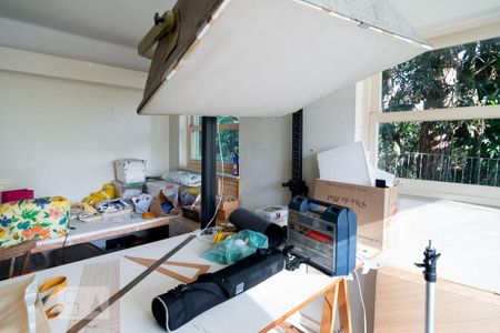 Casa à venda com 440m², 5 quartos e 4 vagasStudio