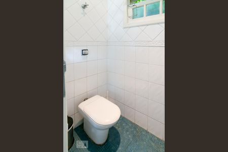 Casa à venda com 440m², 5 quartos e 4 vagasBanheiro Quarto 4 - Suíte