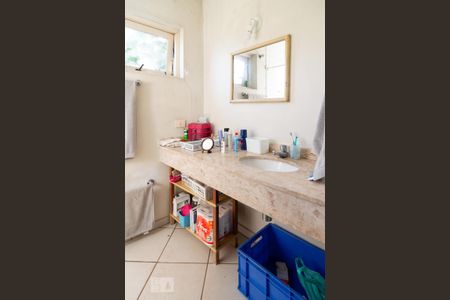 Casa à venda com 440m², 5 quartos e 4 vagasEdícula Banheiro Quarto - Suíte