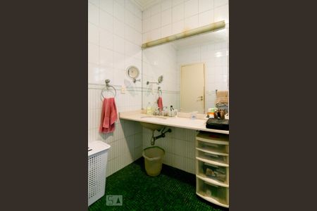 Casa à venda com 440m², 5 quartos e 4 vagasBanheiro Social