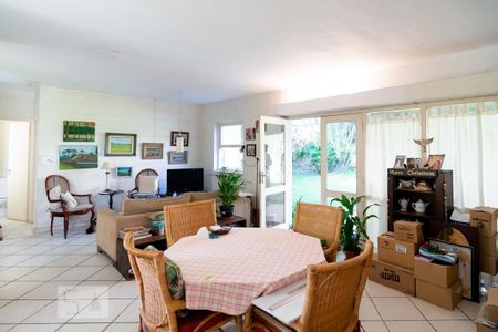 Casa à venda com 440m², 5 quartos e 4 vagasEdícula