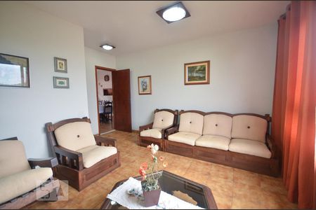 Sala de casa à venda com 6 quartos, 300m² em Santa Rosa, Niterói