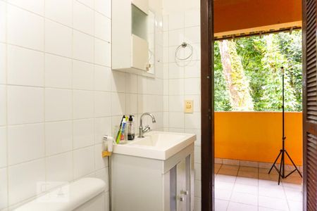 Casa à venda com 400m², 5 quartos e 4 vagasBanheiro do Quarto de Serviço