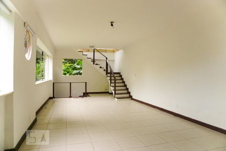 Casa à venda com 400m², 5 quartos e 4 vagasSalão de Jogos