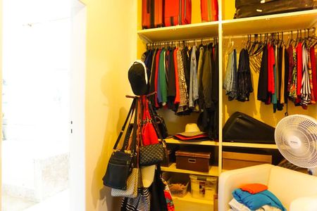 Casa à venda com 400m², 5 quartos e 4 vagasCloset da Suíte 1