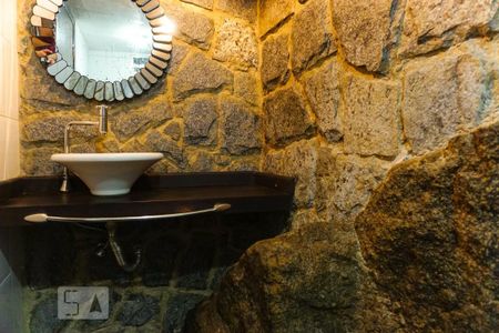 Casa à venda com 400m², 5 quartos e 4 vagasLavabo do Salão de Jogos