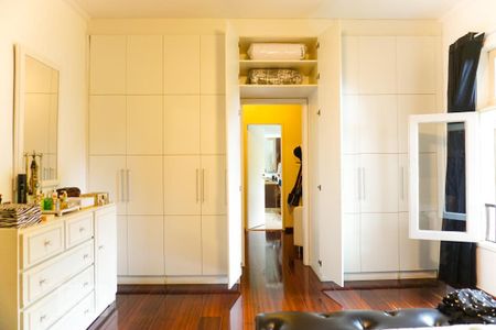 Casa à venda com 400m², 5 quartos e 4 vagasSuíte 1