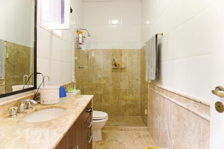 Casa à venda com 400m², 5 quartos e 4 vagasBanheiro da Suíte 2