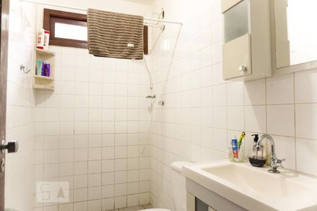 Casa à venda com 400m², 5 quartos e 4 vagasBanheiro do Quarto de Serviço