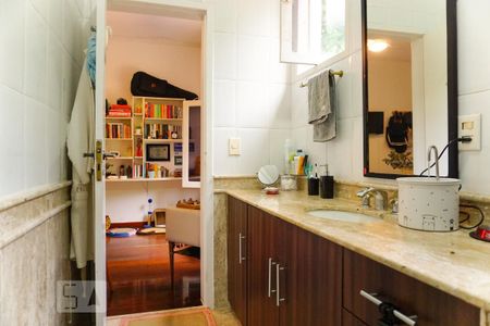 Casa à venda com 400m², 5 quartos e 4 vagasBanheiro da Suíte 2