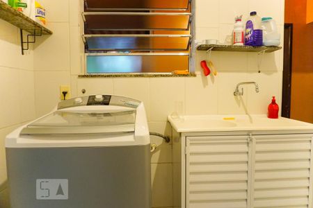 Casa à venda com 400m², 5 quartos e 4 vagasÁrea de Serviço