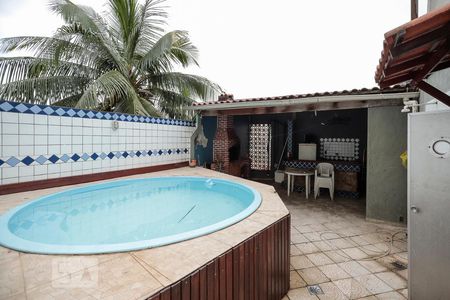 Casa de condomínio à venda com 280m², 4 quartos e sem vaga Casa de condomínio à venda com 280m², 4 quartos e sem vagaTerraço