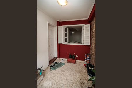 Casa de condomínio à venda com 280m², 4 quartos e sem vaga Casa de condomínio à venda com 280m², 4 quartos e sem vagaVaranda