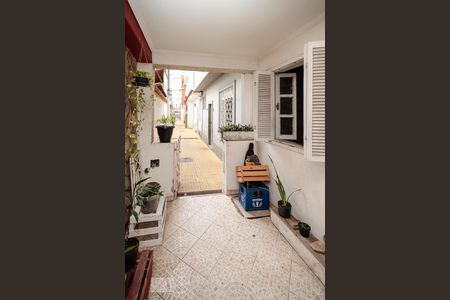 Casa de condomínio à venda com 280m², 4 quartos e sem vaga Casa de condomínio à venda com 280m², 4 quartos e sem vagaVaranda