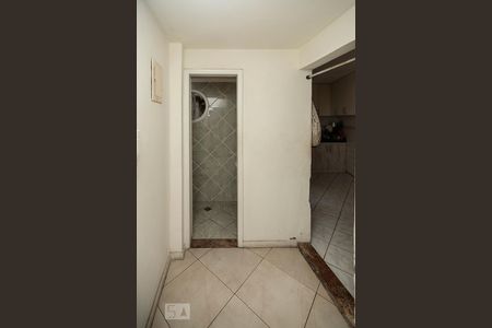 Casa de condomínio à venda com 280m², 4 quartos e sem vaga Casa de condomínio à venda com 280m², 4 quartos e sem vagaHall Lavabo