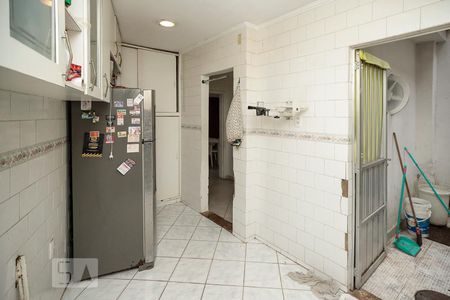 Casa de condomínio à venda com 280m², 4 quartos e sem vaga Casa de condomínio à venda com 280m², 4 quartos e sem vagaCozinha