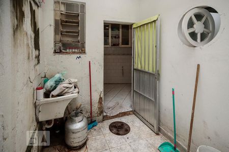 Casa de condomínio à venda com 280m², 4 quartos e sem vaga Casa de condomínio à venda com 280m², 4 quartos e sem vagaÁrea de Serviço