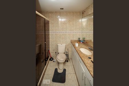 Casa de condomínio à venda com 280m², 4 quartos e sem vaga Casa de condomínio à venda com 280m², 4 quartos e sem vagaBanheiro