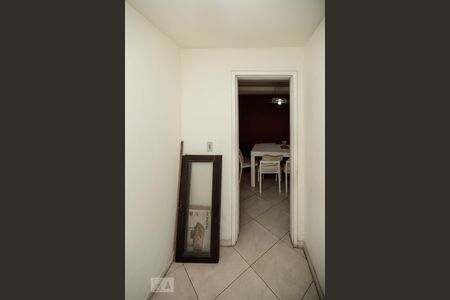 Casa de condomínio à venda com 280m², 4 quartos e sem vaga Casa de condomínio à venda com 280m², 4 quartos e sem vagaHall Lavabo