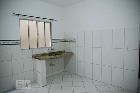 Sala/Cozinha de kitnet/studio para alugar com 1 quarto, 27m² em Vila Nova York, São Paulo