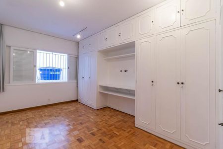 Casa para alugar com 220m², 3 quartos e 2 vagas Casa para alugar com 220m², 3 quartos e 2 vagasSuíte