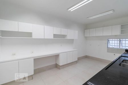 Casa para alugar com 220m², 3 quartos e 2 vagas Casa para alugar com 220m², 3 quartos e 2 vagasCozinha