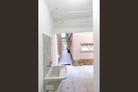 Casa para alugar com 220m², 3 quartos e 2 vagas Casa para alugar com 220m², 3 quartos e 2 vagasÁrea de serviço