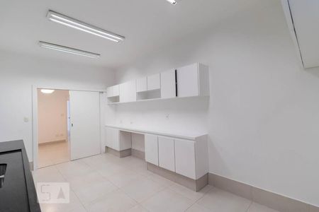 Casa para alugar com 220m², 3 quartos e 2 vagas Casa para alugar com 220m², 3 quartos e 2 vagasCozinha