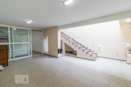 Casa para alugar com 220m², 3 quartos e 2 vagas Casa para alugar com 220m², 3 quartos e 2 vagasGaragem