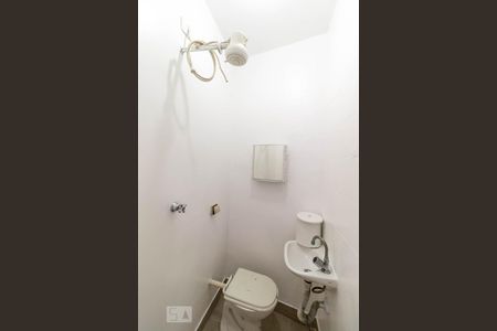 Casa para alugar com 220m², 3 quartos e 2 vagas Casa para alugar com 220m², 3 quartos e 2 vagasBanheiro de serviço