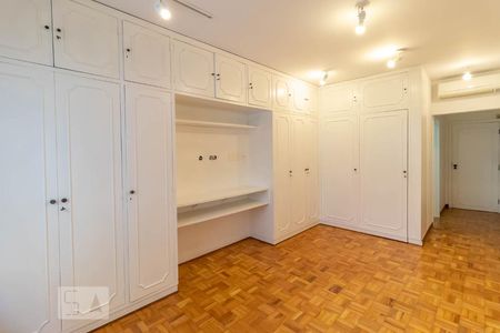 Casa para alugar com 220m², 3 quartos e 2 vagas Casa para alugar com 220m², 3 quartos e 2 vagasSuíte