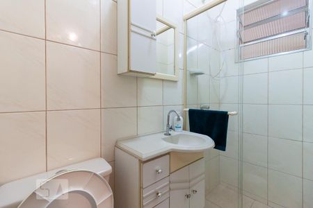 Casa à venda com 150m², 3 quartos e 2 vagas Casa à venda com 150m², 3 quartos e 2 vagasEdícula - Banheiro