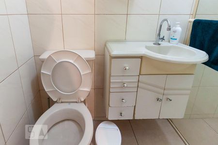 Casa à venda com 150m², 3 quartos e 2 vagas Casa à venda com 150m², 3 quartos e 2 vagasEdícula - Banheiro
