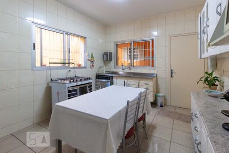Casa à venda com 150m², 3 quartos e 2 vagas Casa à venda com 150m², 3 quartos e 2 vagasCozinha