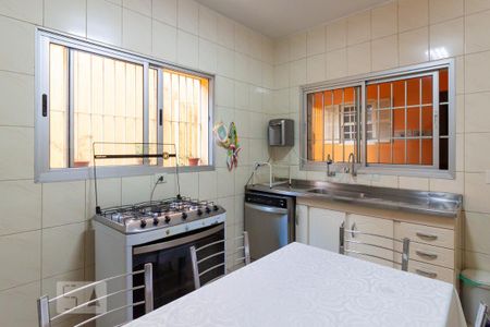 Casa à venda com 150m², 3 quartos e 2 vagas Casa à venda com 150m², 3 quartos e 2 vagasCozinha