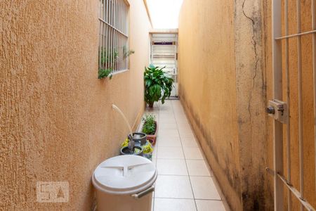Casa à venda com 150m², 3 quartos e 2 vagas Casa à venda com 150m², 3 quartos e 2 vagasCorredor externo