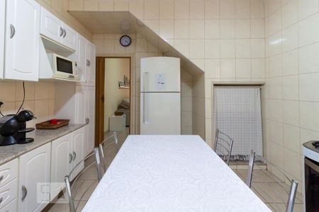 Casa à venda com 150m², 3 quartos e 2 vagas Casa à venda com 150m², 3 quartos e 2 vagasCozinha