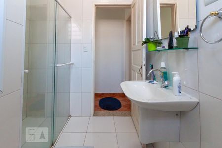 Casa à venda com 150m², 3 quartos e 2 vagas Casa à venda com 150m², 3 quartos e 2 vagasBanheiro