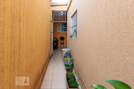 Casa à venda com 150m², 3 quartos e 2 vagas Casa à venda com 150m², 3 quartos e 2 vagasCorredor externo