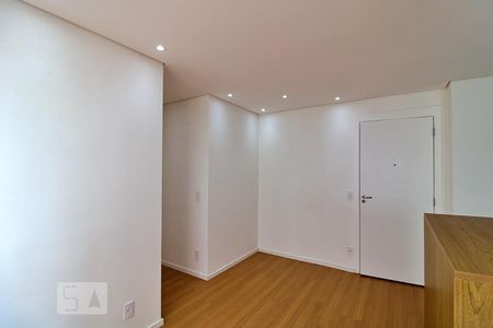 Sala de apartamento para alugar com 2 quartos, 40m² em Parque Reboucas, São Paulo