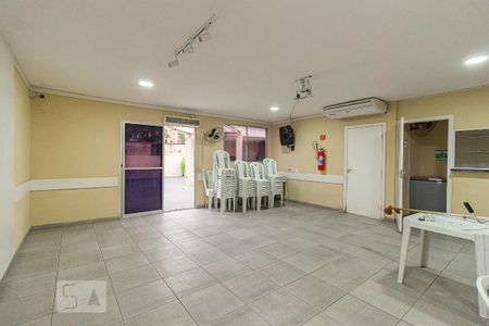 Apartamento para alugar com 43m², 2 quartos e 1 vaga Apartamento para alugar com 43m², 2 quartos e 1 vagaÁrea comum - Salão de festas