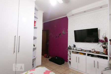 Casa à venda com 250m², 3 quartos e 2 vagasQuarto Suíte